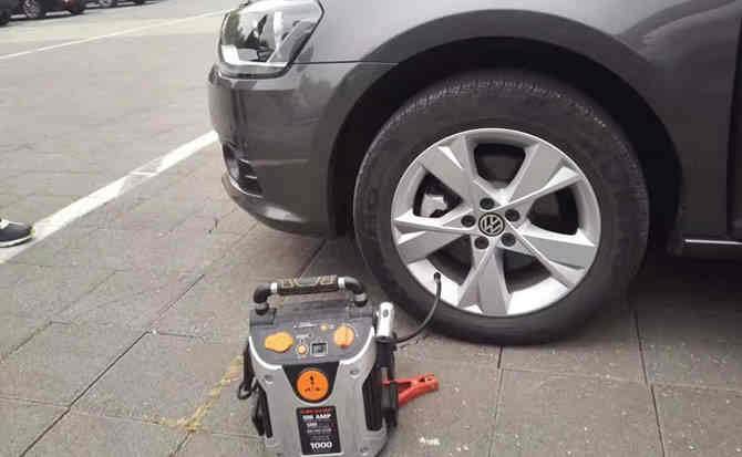 安顺汽车搭电案例